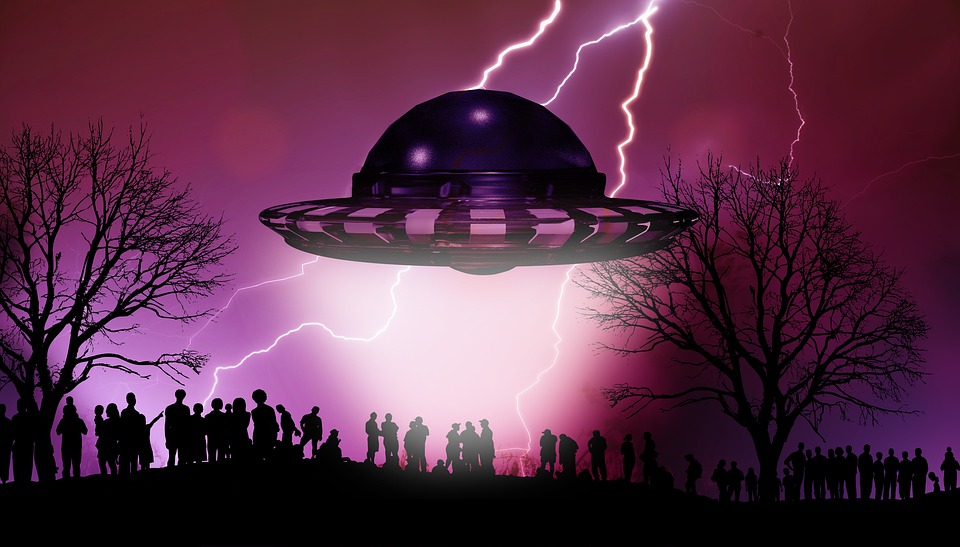 megdöbbentő felvétel: gömb alakú ufo csapódott a vízbe