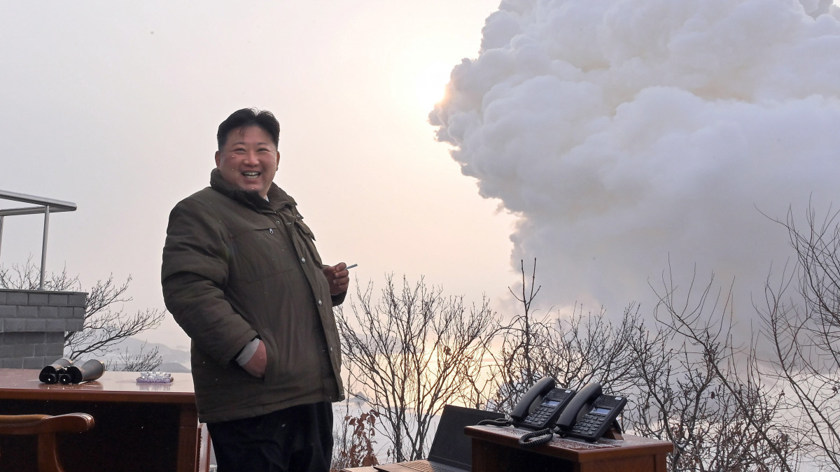 Észak korea újabb rakétákat lőtt ki japán és dél korea felé