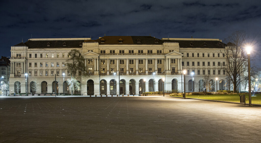 1,7 milliárdos pénzbüntetést kért az ügyészség az orbán kormány korábbi államtitkárára