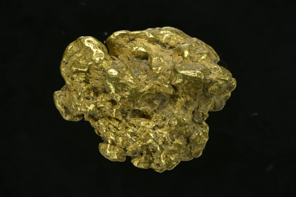 56 millió forintot érő aranyrögöt talált egy amatőr kincsvadász az olcsó fémdetektorával