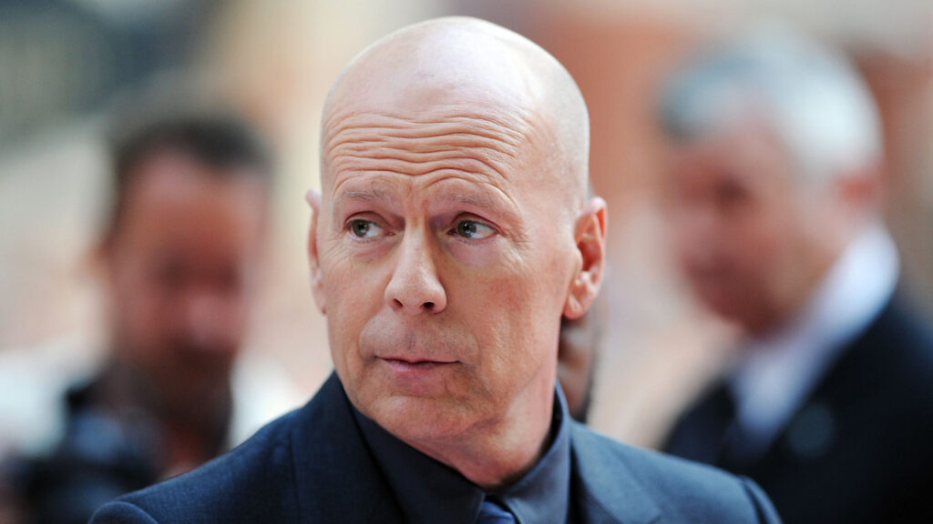 bruce willis már az édesanyját sem ismeri fel