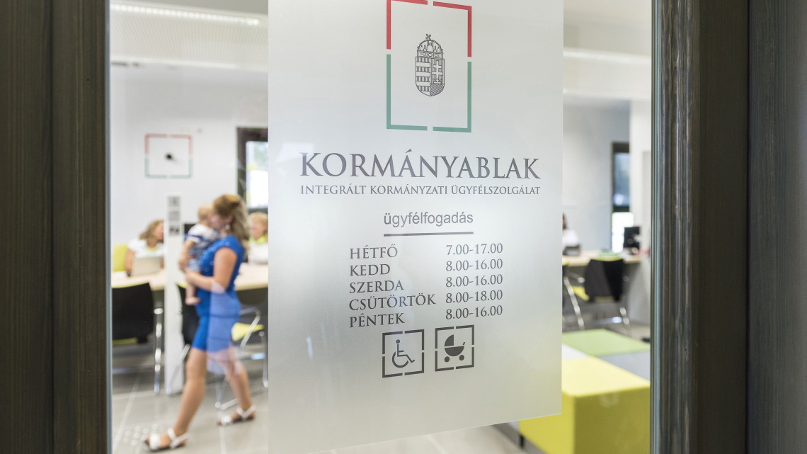 teljes leállás jön az okmányirodákban, a kormányablakoknál is korlátozás lesz