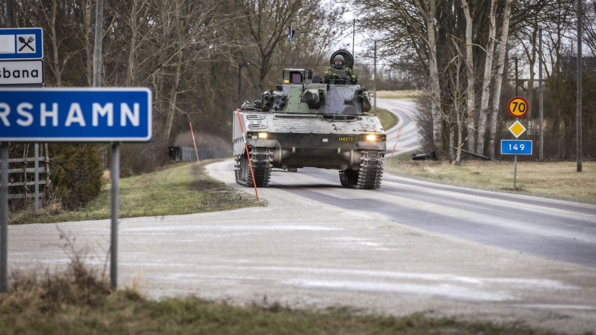 példátlan katonai művelet kezdődik svédországban – videó